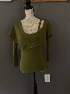 Anthropologie olive green long sleeved top excellent condition size small
